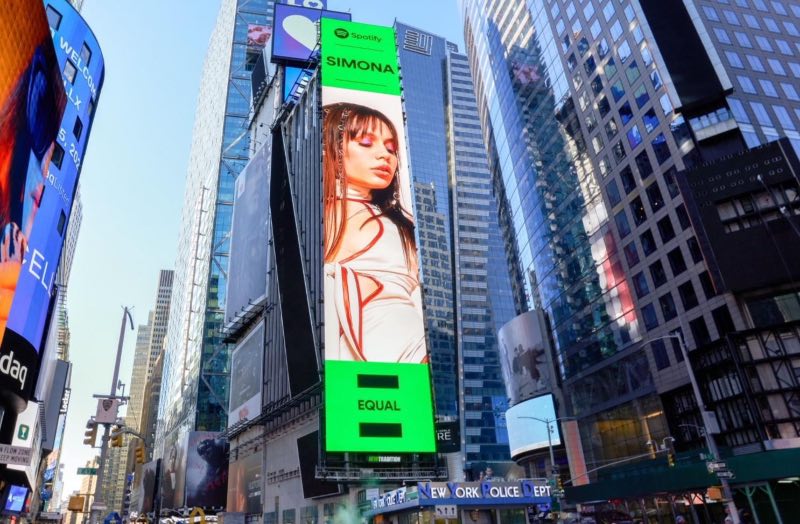 Simona, cartel campaña Times Square Spotify